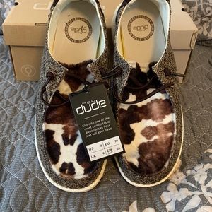Hey Dude Womens Wendy Shoes Cow Print buckle Exclusive size 8